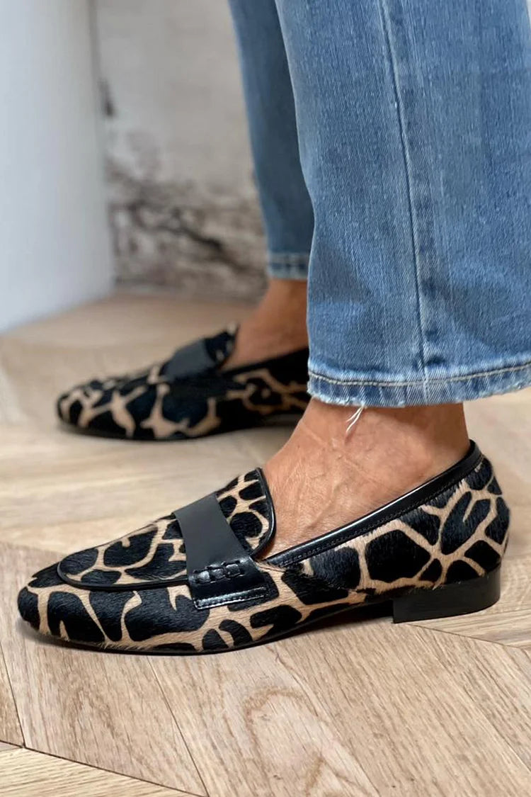 Daphne | Loafer s zvířecím potiskem a elegantním detailem